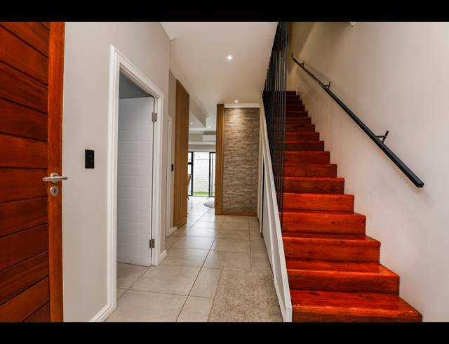 4 BEDROOM TOWNHOUSE FOR SALE IN MORNINGSIDE